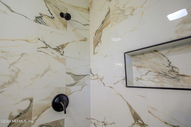 11537 MONTEGO BAY Drive W, Jacksonville, FL 32218