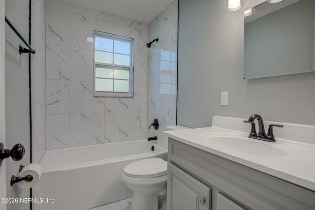 11537 MONTEGO BAY Drive W, Jacksonville, FL 32218