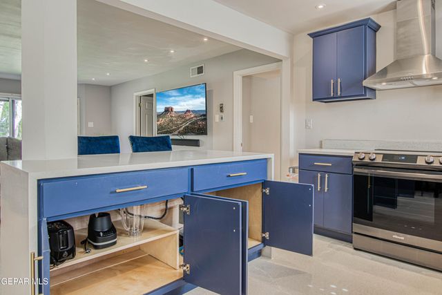 350 THUNDERBIRD Drive 50, El Paso, TX 79912