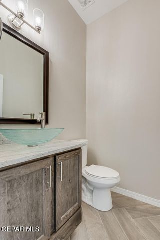 221 Bonnie Trail, Santa Teresa, NM 88008