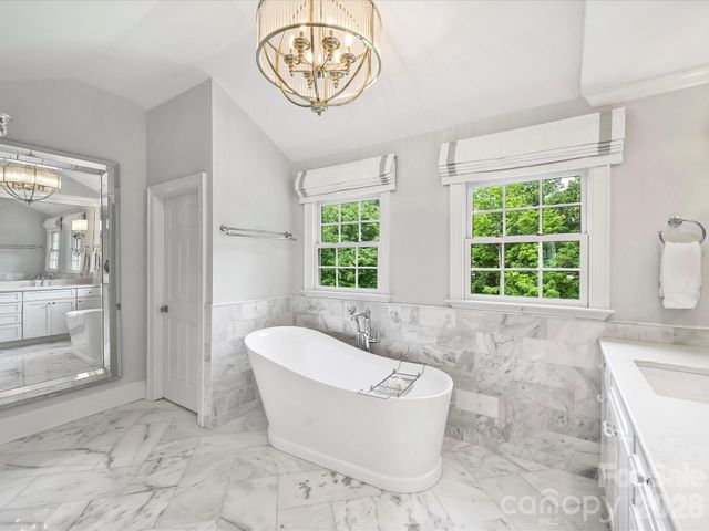 4017 Moorland Drive, Charlotte, NC 28226