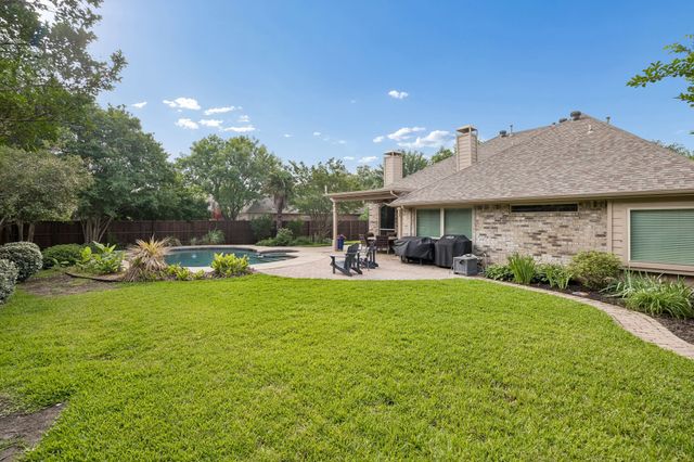 1420 Oakwood Court, Flower Mound, TX 75028