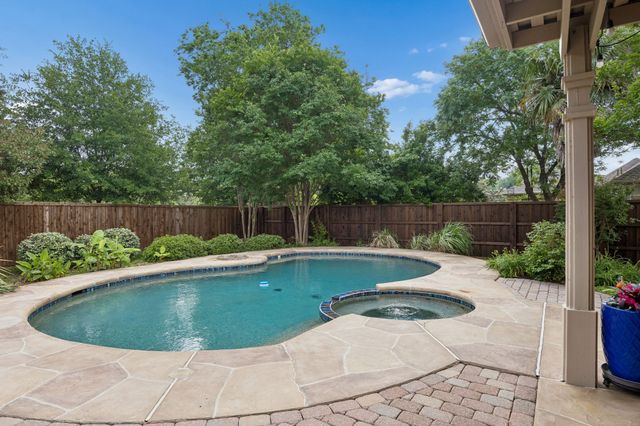 1420 Oakwood Court, Flower Mound, TX 75028