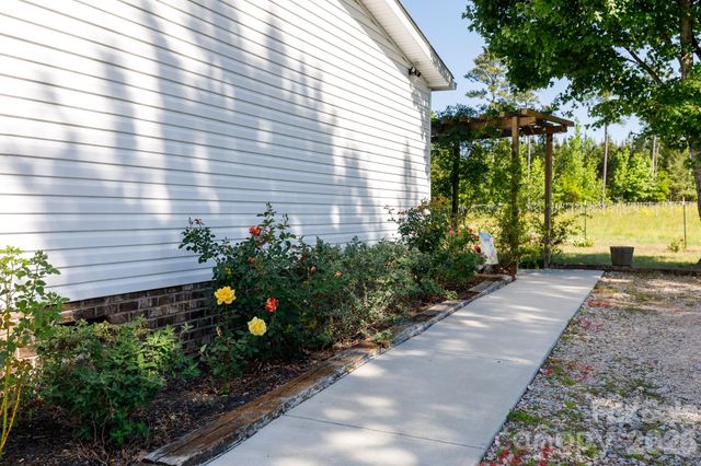 1283 Countryside Drive, Blackstock, SC 29014