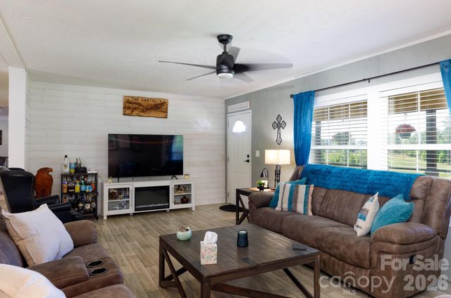 1283 Countryside Drive, Blackstock, SC 29014