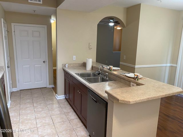 10075 GATE Parkway NE 2010, Jacksonville, FL 32246