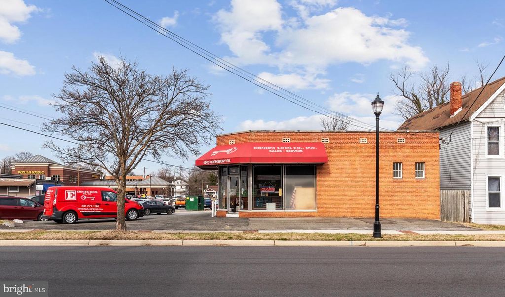 4500 QUEENSBURY, Riverdale, MD 20737