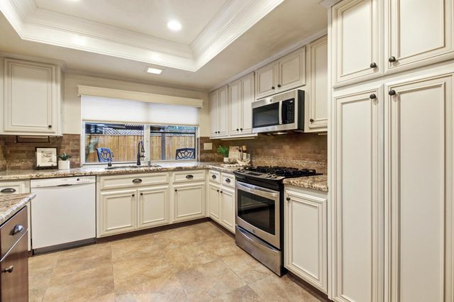 9153 Shady Hollow Way, Fair Oaks, CA 95628