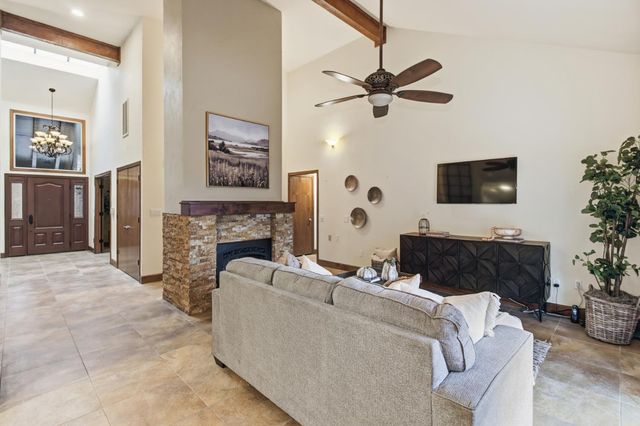 9153 Shady Hollow Way, Fair Oaks, CA 95628