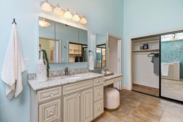 9153 Shady Hollow Way, Fair Oaks, CA 95628