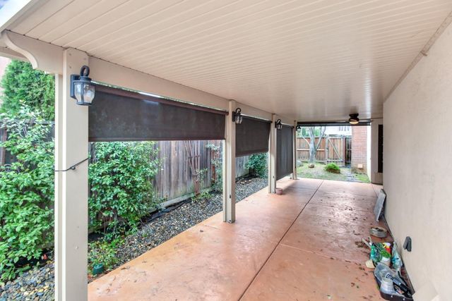 9153 Shady Hollow Way, Fair Oaks, CA 95628