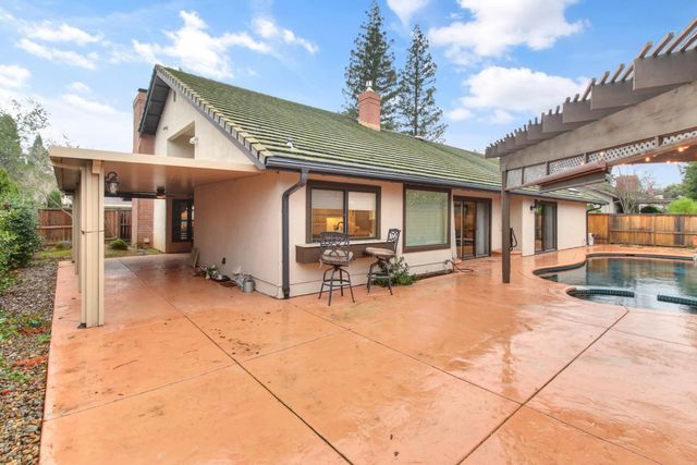 9153 Shady Hollow Way, Fair Oaks, CA 95628