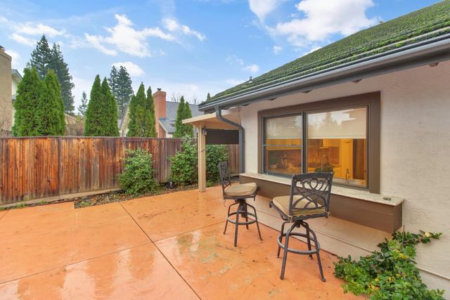 9153 Shady Hollow Way, Fair Oaks, CA 95628