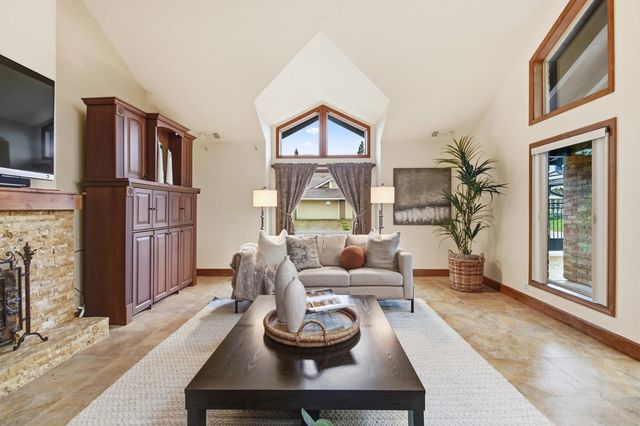 9153 Shady Hollow Way, Fair Oaks, CA 95628