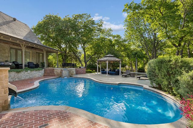 1 Woody Crest Circle, Fairview, TX 75069