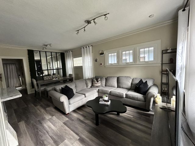 3750 Sheridan Avenue N, Minneapolis, MN 55412