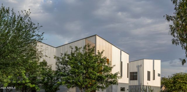 1419 S KENNETH Place 1002, Tempe, AZ 85281