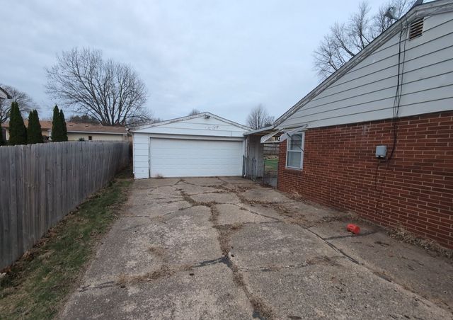 3920 80th Street, Urbandale, IA 50322