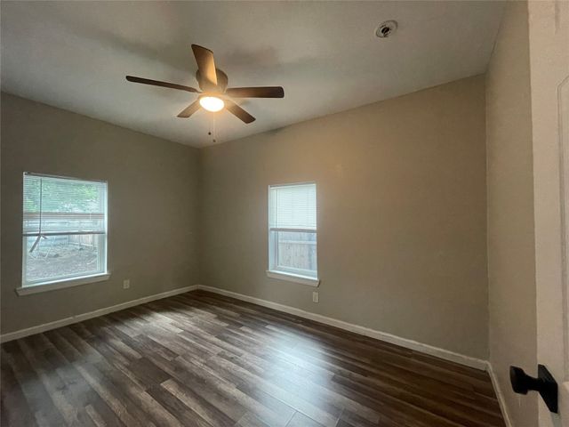 3524 Ave Avenue N, Fort Worth, TX 76105