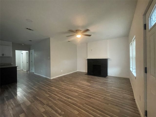 3524 Ave Avenue N, Fort Worth, TX 76105