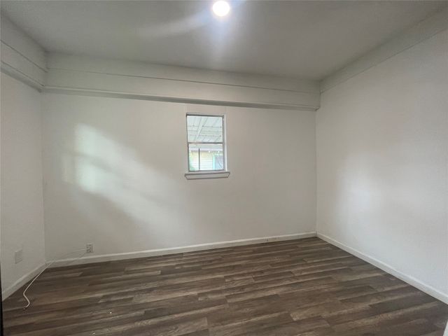 3524 Ave Avenue N, Fort Worth, TX 76105