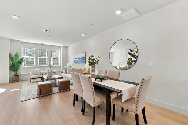 561 San Pasqual Terrace 4, Sunnyvale, CA 94085