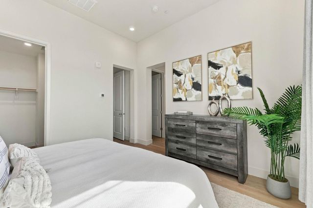 561 San Pasqual Terrace 4, Sunnyvale, CA 94085