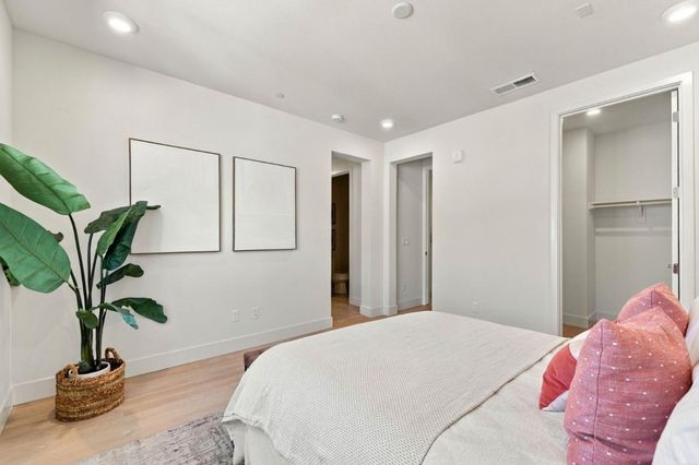 561 San Pasqual Terrace 4, Sunnyvale, CA 94085