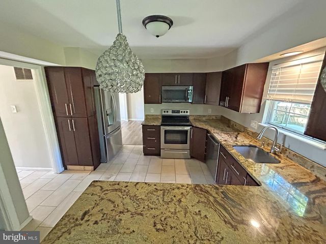 6 GROSVENOR CT, Reisterstown, MD 21136
