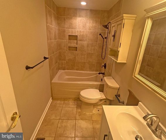 6 GROSVENOR CT, Reisterstown, MD 21136