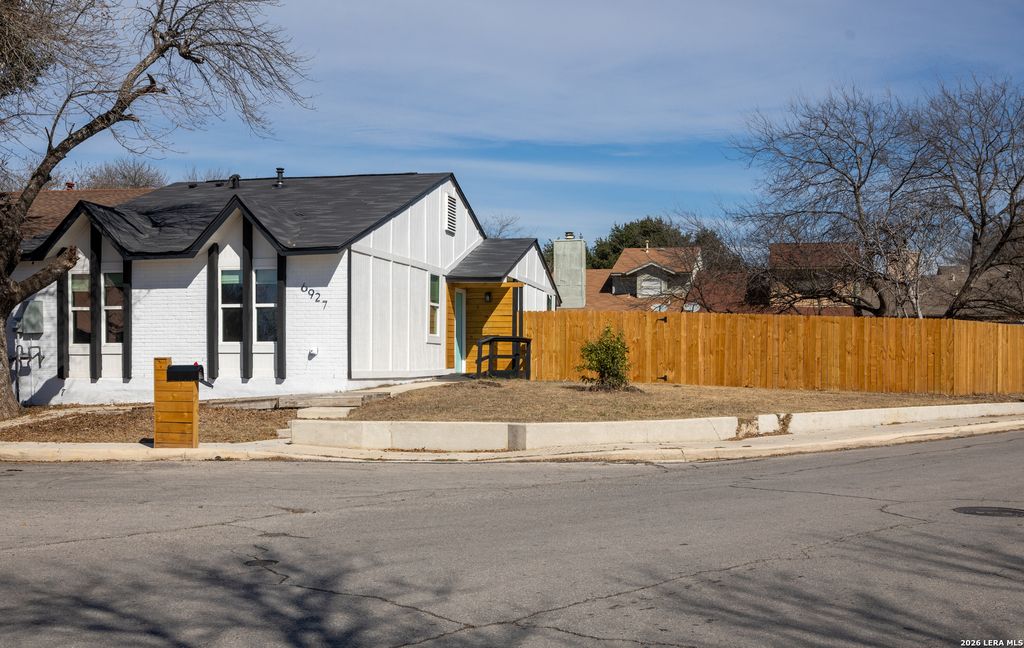 6927 Oldham, San Antonio, TX 78239