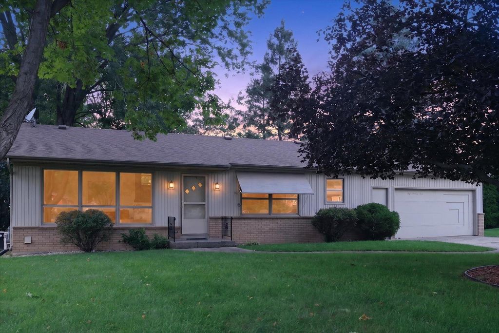 5073 Hillwood Court Se, City Of Kentwood, MI 49508