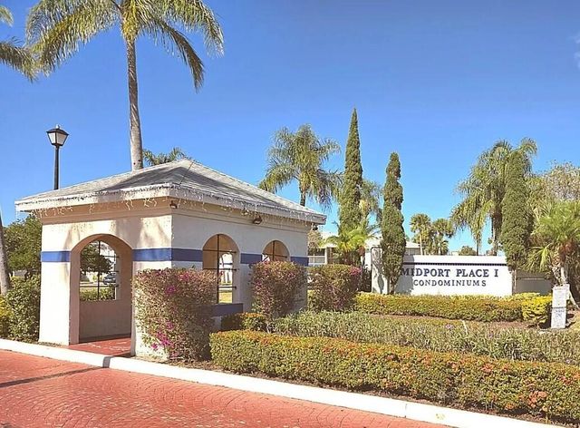 1531 SE Royal Green Cir # 207, Port St Lucie, FL 34952