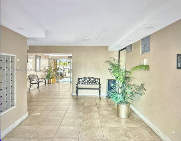 1780 NE 191st St 704-2, Miami, FL 33179