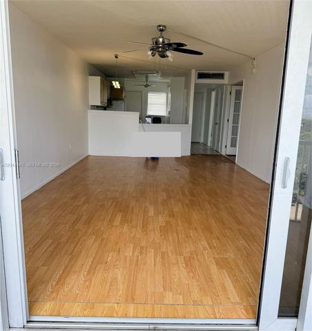 1780 NE 191st St 704-2, Miami, FL 33179