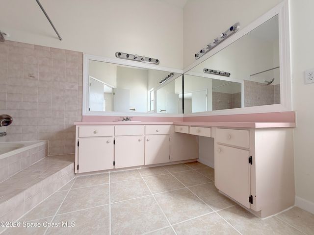 866 Hanau Avenue NW, Palm Bay, FL 32907