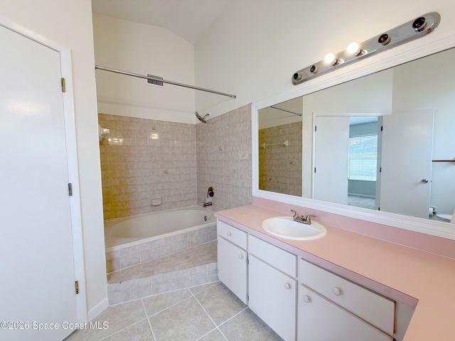 866 Hanau Avenue NW, Palm Bay, FL 32907