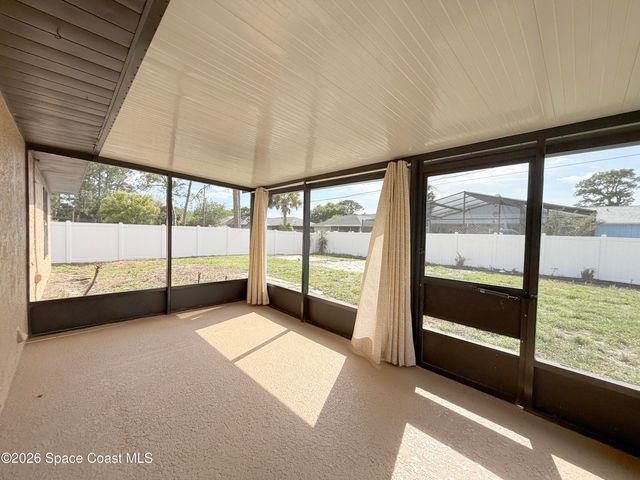 866 Hanau Avenue NW, Palm Bay, FL 32907