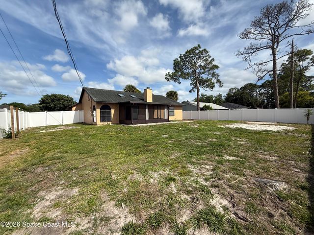 866 Hanau Avenue NW, Palm Bay, FL 32907