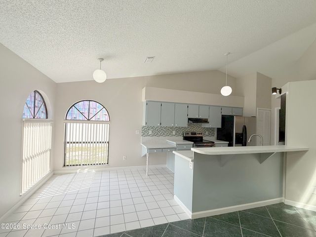 866 Hanau Avenue NW, Palm Bay, FL 32907