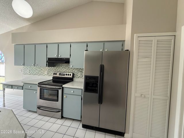 866 Hanau Avenue NW, Palm Bay, FL 32907