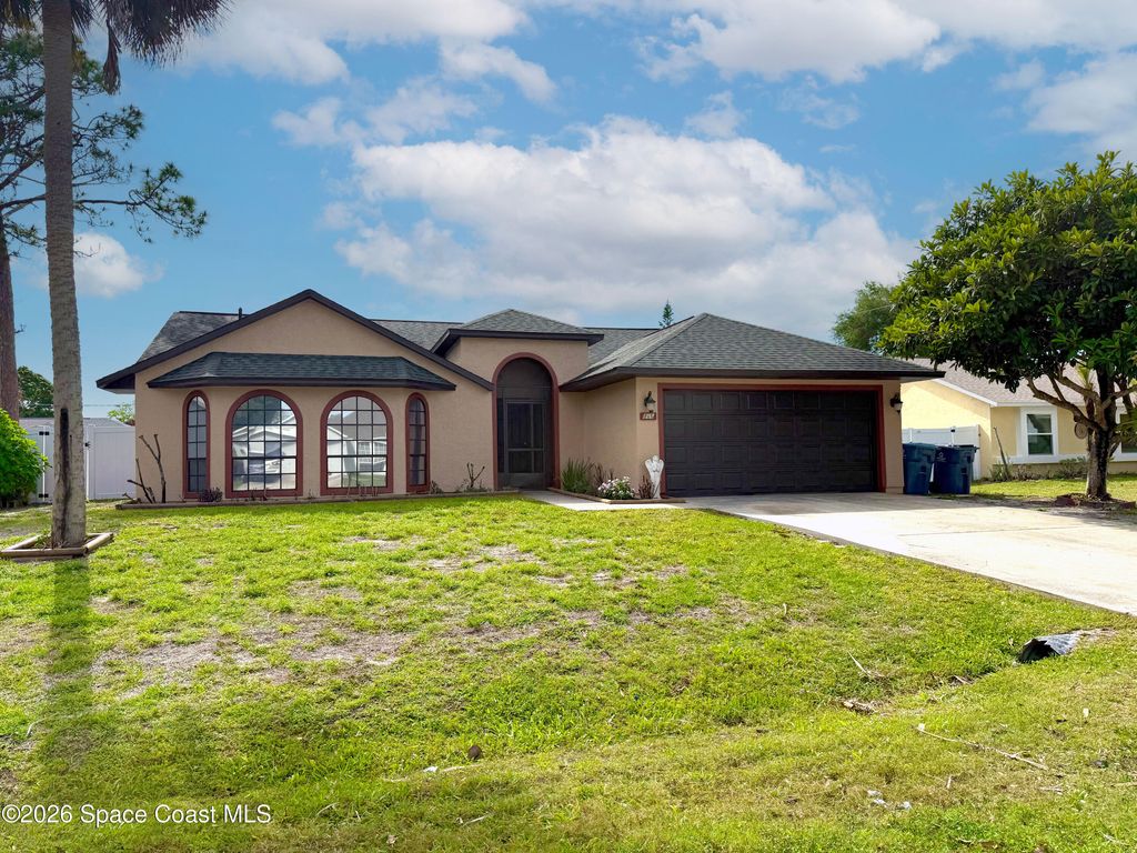 866 Hanau Avenue NW, Palm Bay, FL 32907
