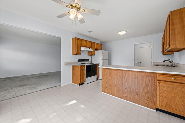 6640 Deerhurst Drive, Westland, MI 48185