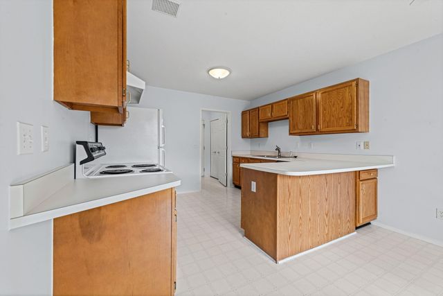 6640 Deerhurst Drive, Westland, MI 48185