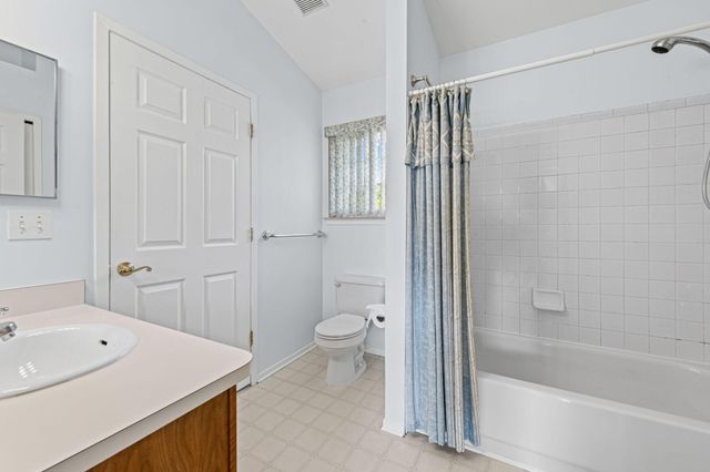 6640 Deerhurst Drive, Westland, MI 48185