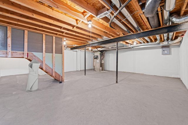 6640 Deerhurst Drive, Westland, MI 48185