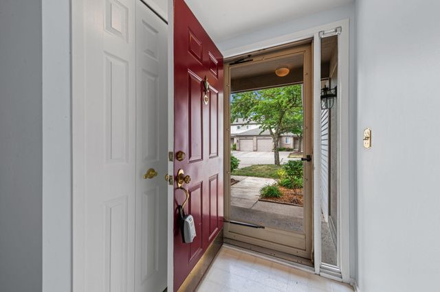 6640 Deerhurst Drive, Westland, MI 48185