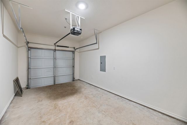 805 S 6TH Street, Bonham, TX 75418