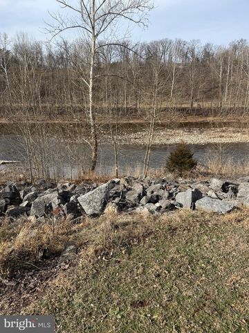 3673 JOHNSON RUN RD, Petersburg, WV 26847