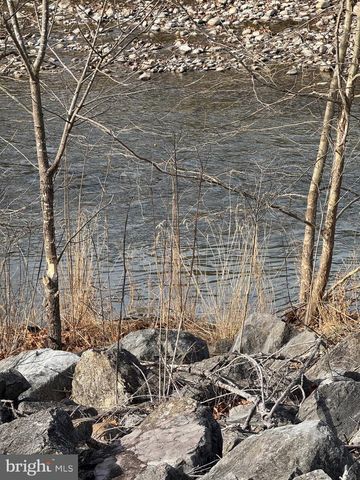 3673 JOHNSON RUN RD, Petersburg, WV 26847